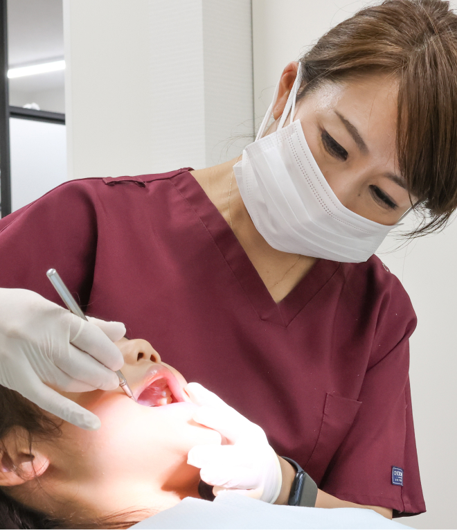 院長　岡崎　麻子